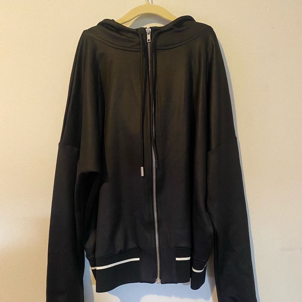 Sporty hoodie!